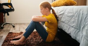 افسردگی در نوجوانان چگونه است؟ علائم و بهترین روش های درمان آن