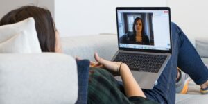 تراپی آنلاین با تراپیست خوب: راهنمای کامل مشاوره روانشناسی آنلاین برای ایرانیان خارج از کشور