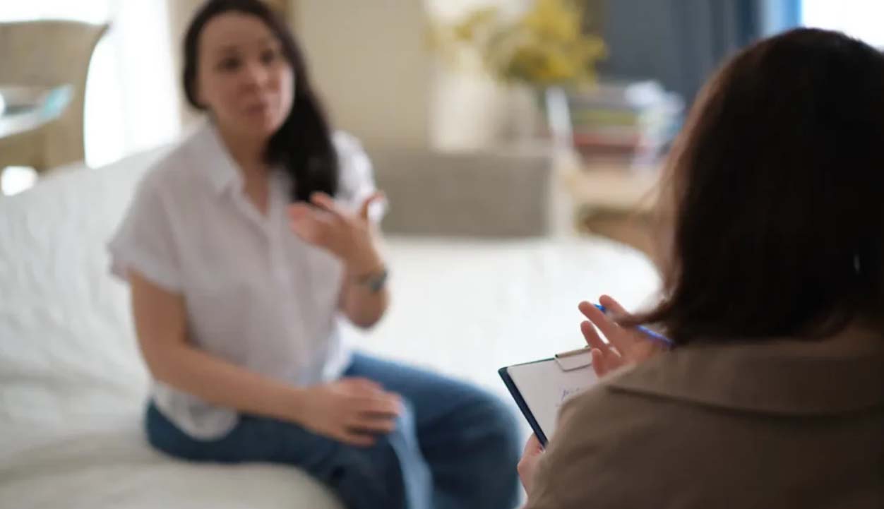 تنظیم هیجان در رفتاردرمانی دیالکتیکی